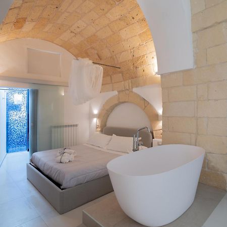 Dimora Barocca Luxury Suites เลชเช ภายนอก รูปภาพ