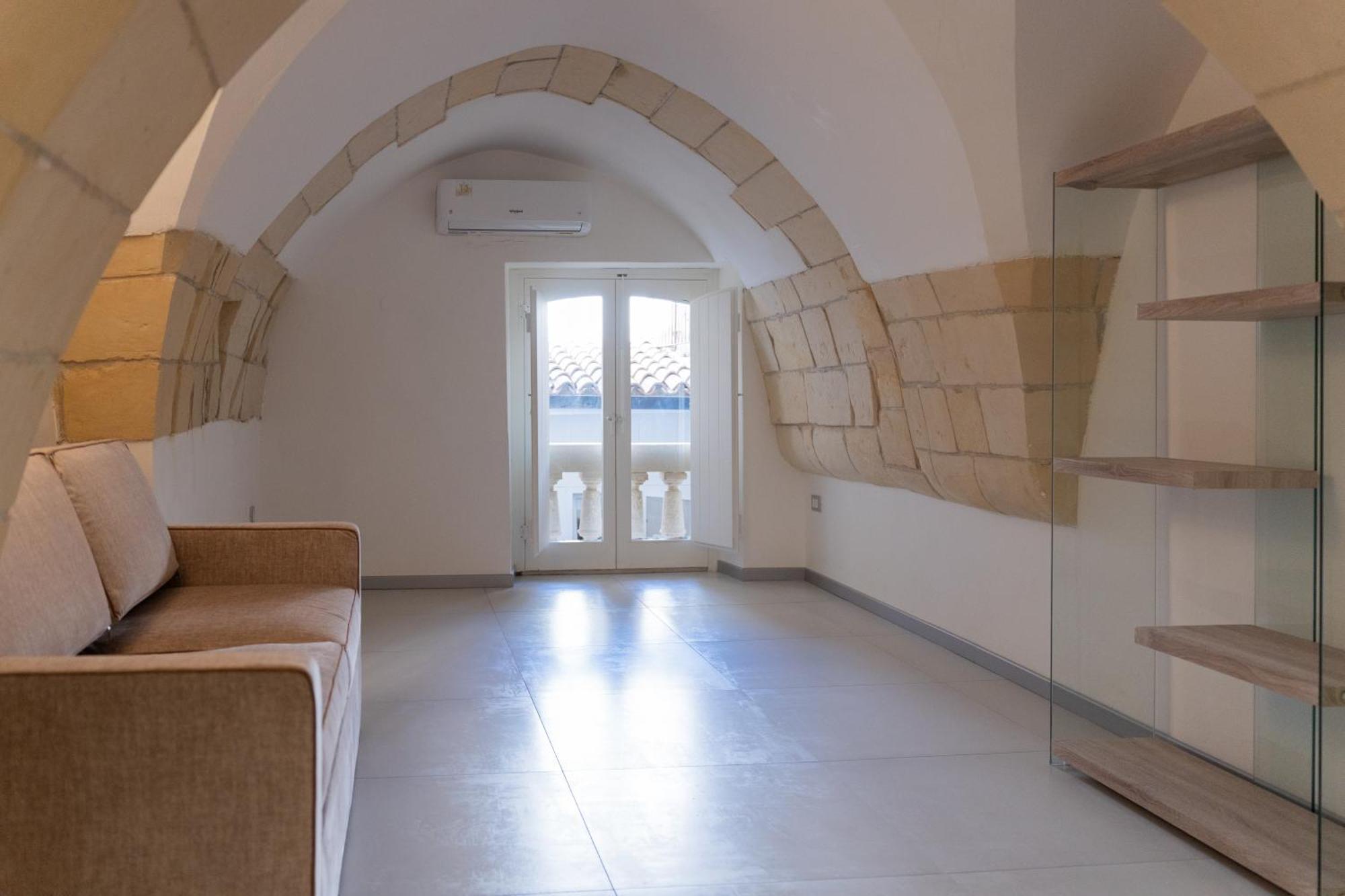 Dimora Barocca Luxury Suites เลชเช ภายนอก รูปภาพ
