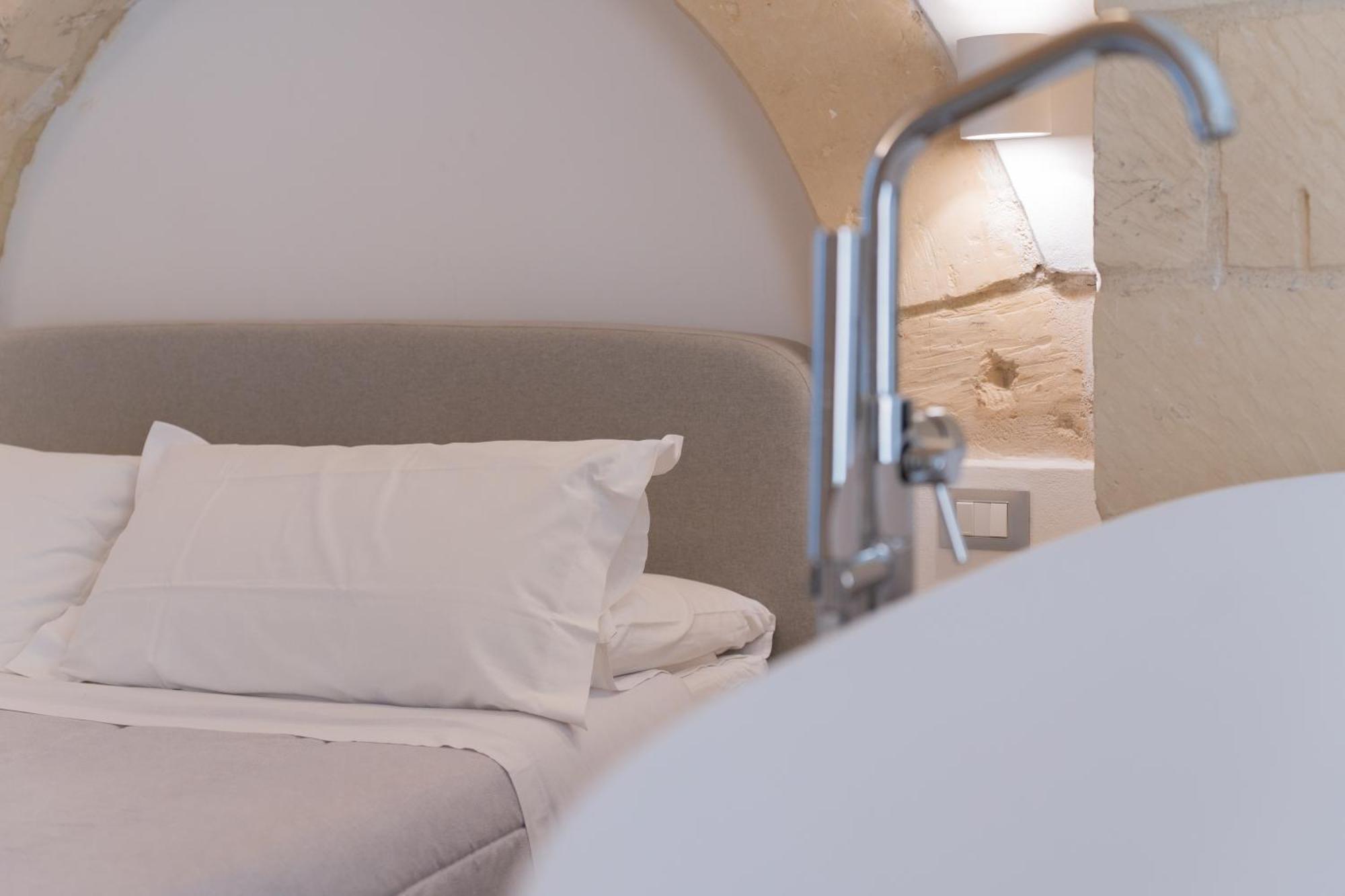 Dimora Barocca Luxury Suites เลชเช ภายนอก รูปภาพ