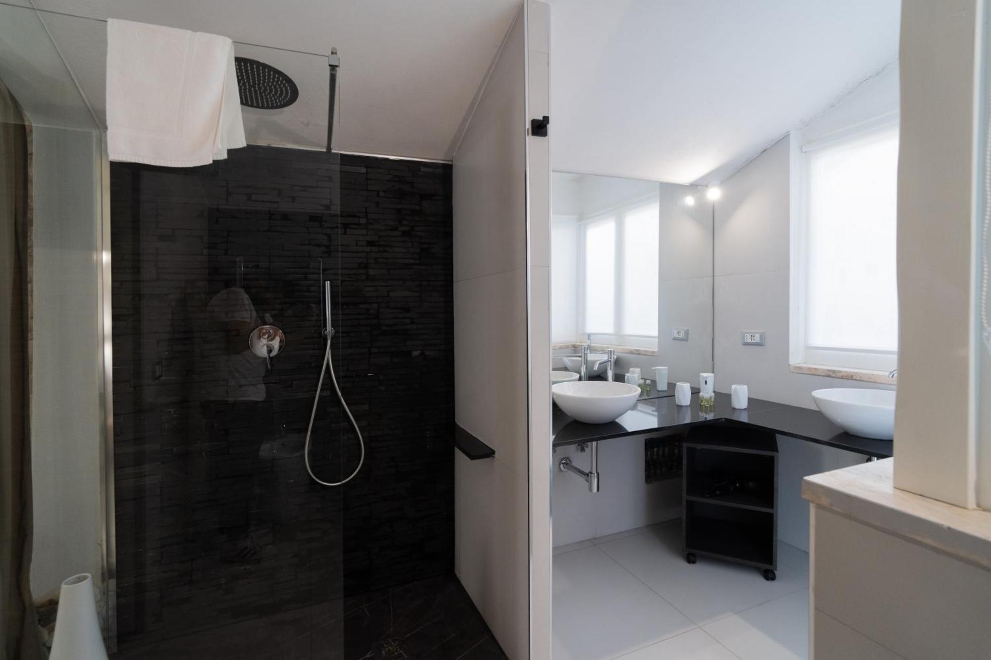 Dimora Barocca Luxury Suites เลชเช ภายนอก รูปภาพ