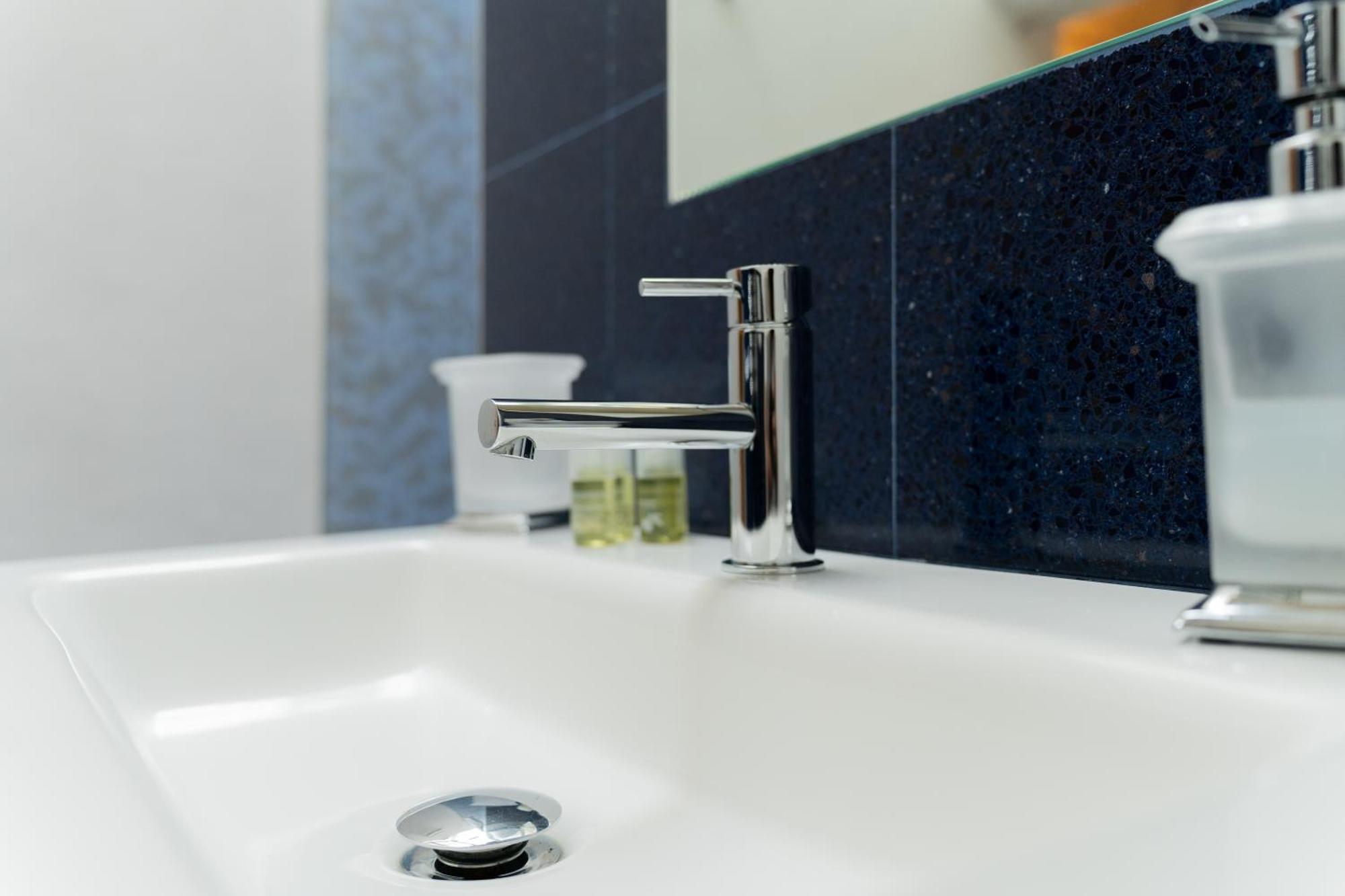 Dimora Barocca Luxury Suites เลชเช ภายนอก รูปภาพ