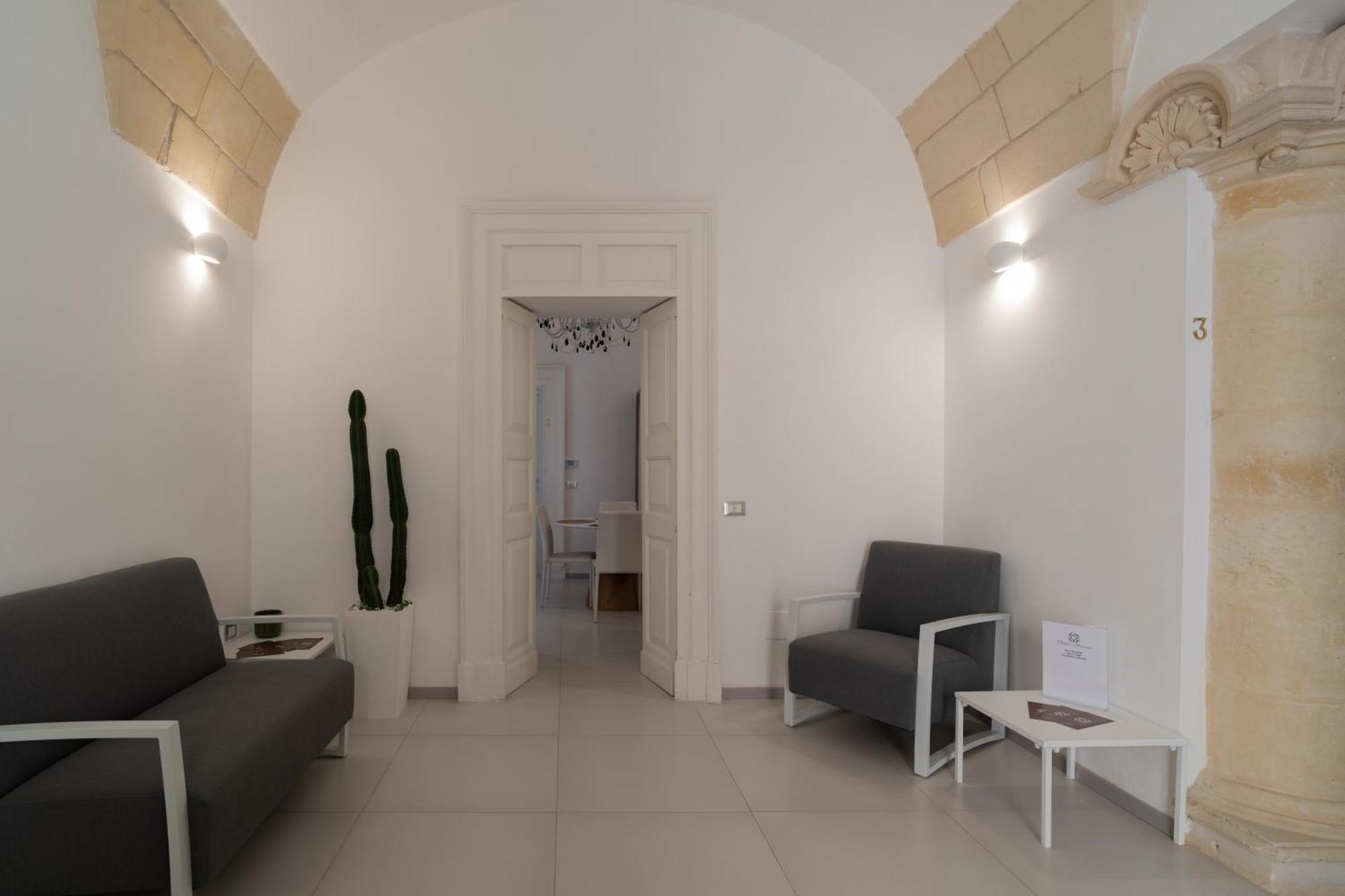 Dimora Barocca Luxury Suites เลชเช ภายนอก รูปภาพ