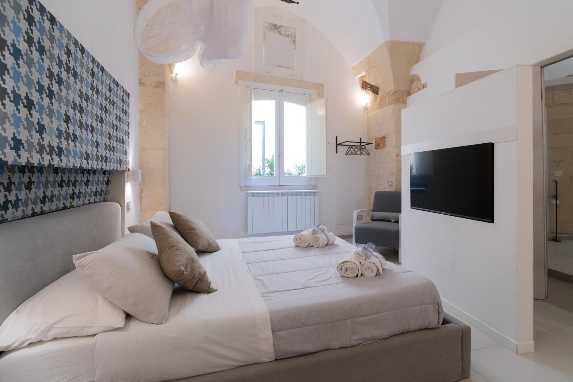 Dimora Barocca Luxury Suites เลชเช ภายนอก รูปภาพ