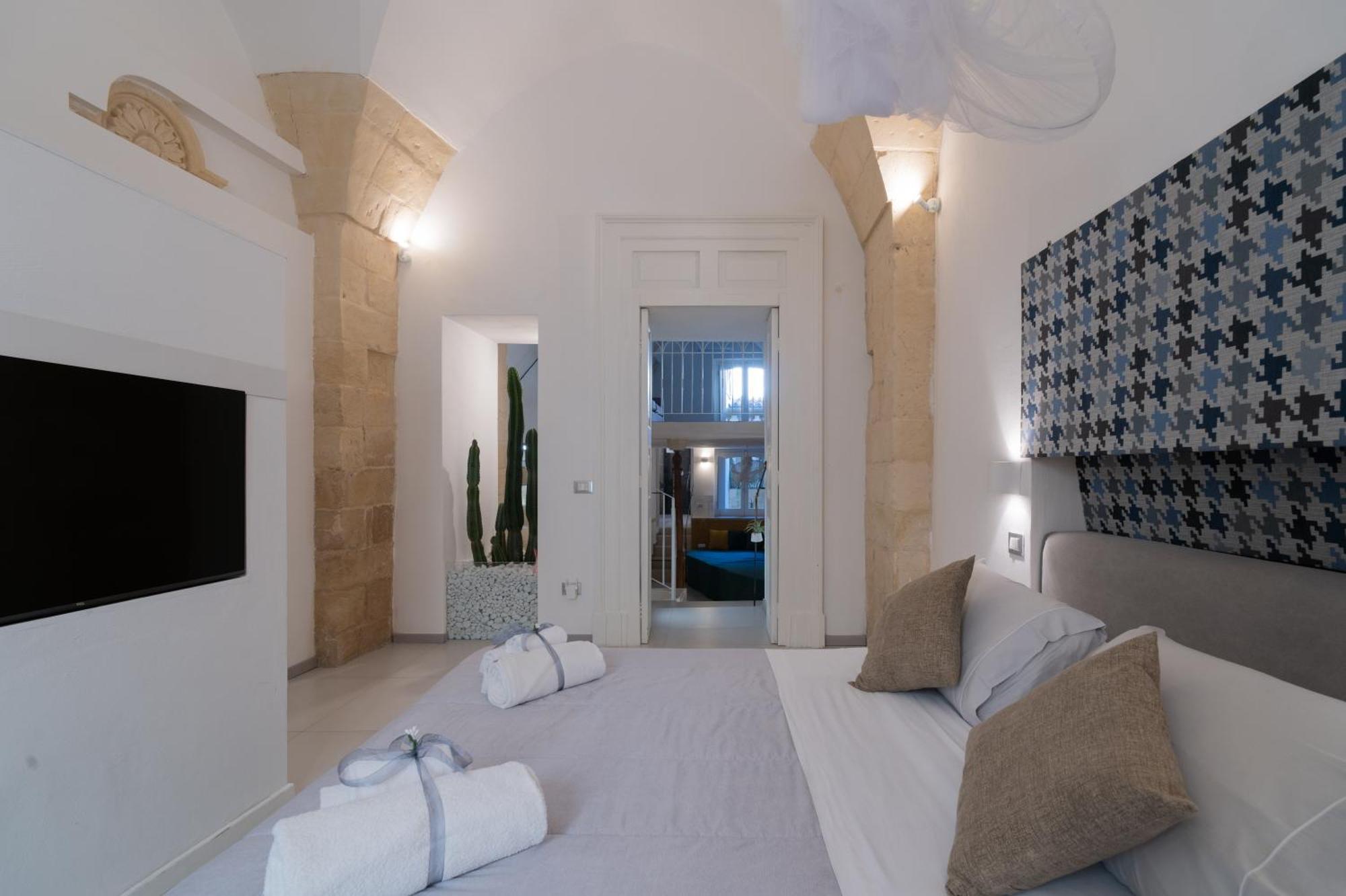 Dimora Barocca Luxury Suites เลชเช ภายนอก รูปภาพ