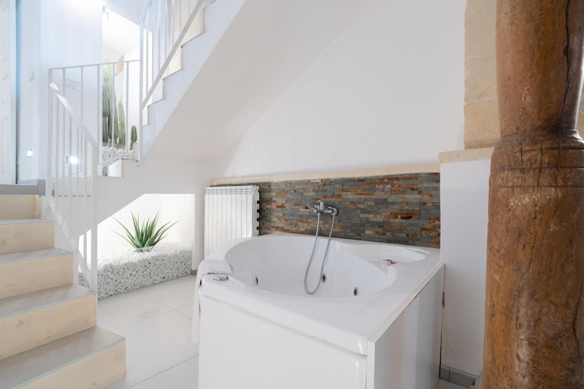 Dimora Barocca Luxury Suites เลชเช ภายนอก รูปภาพ
