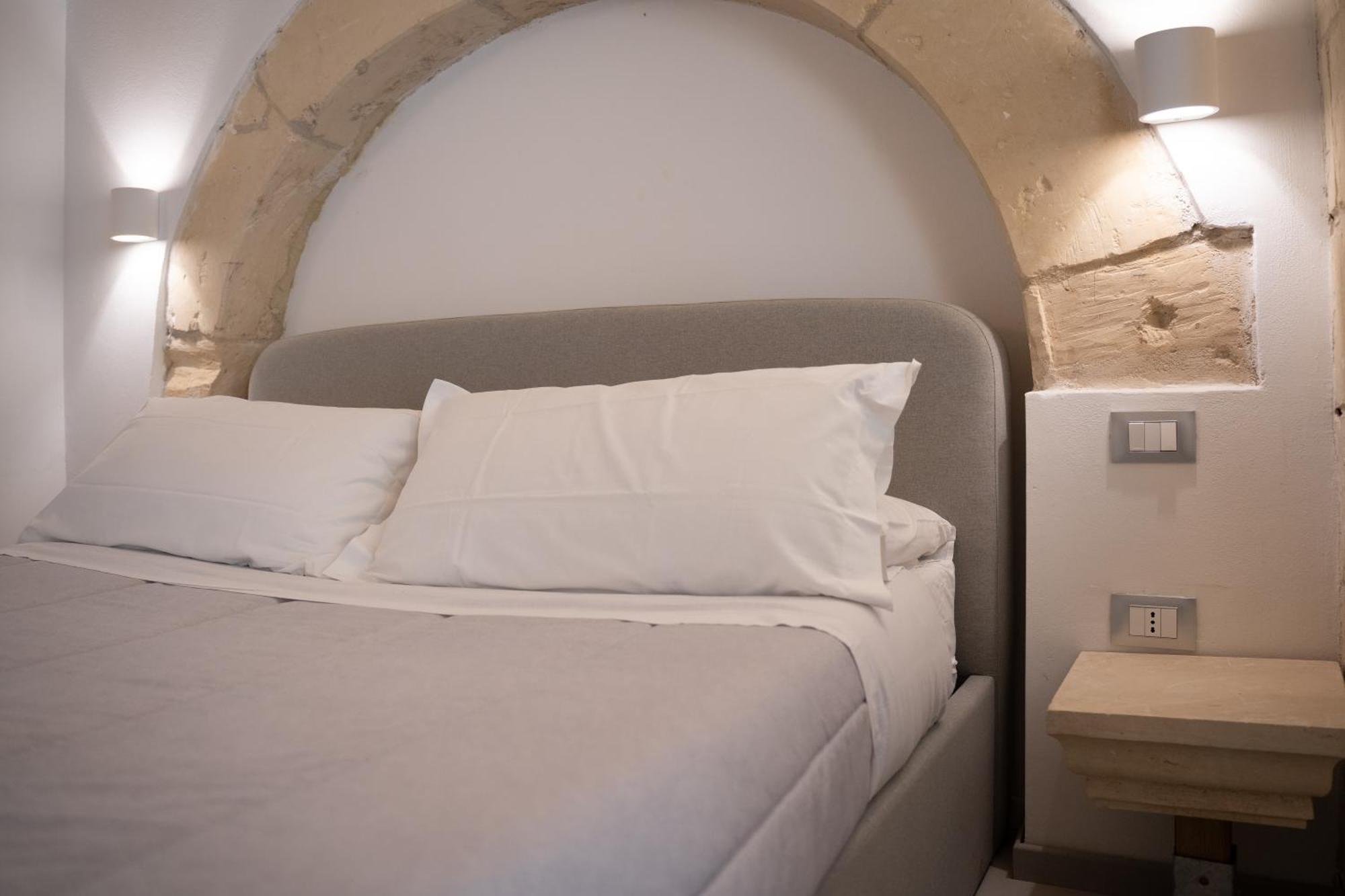 Dimora Barocca Luxury Suites เลชเช ภายนอก รูปภาพ