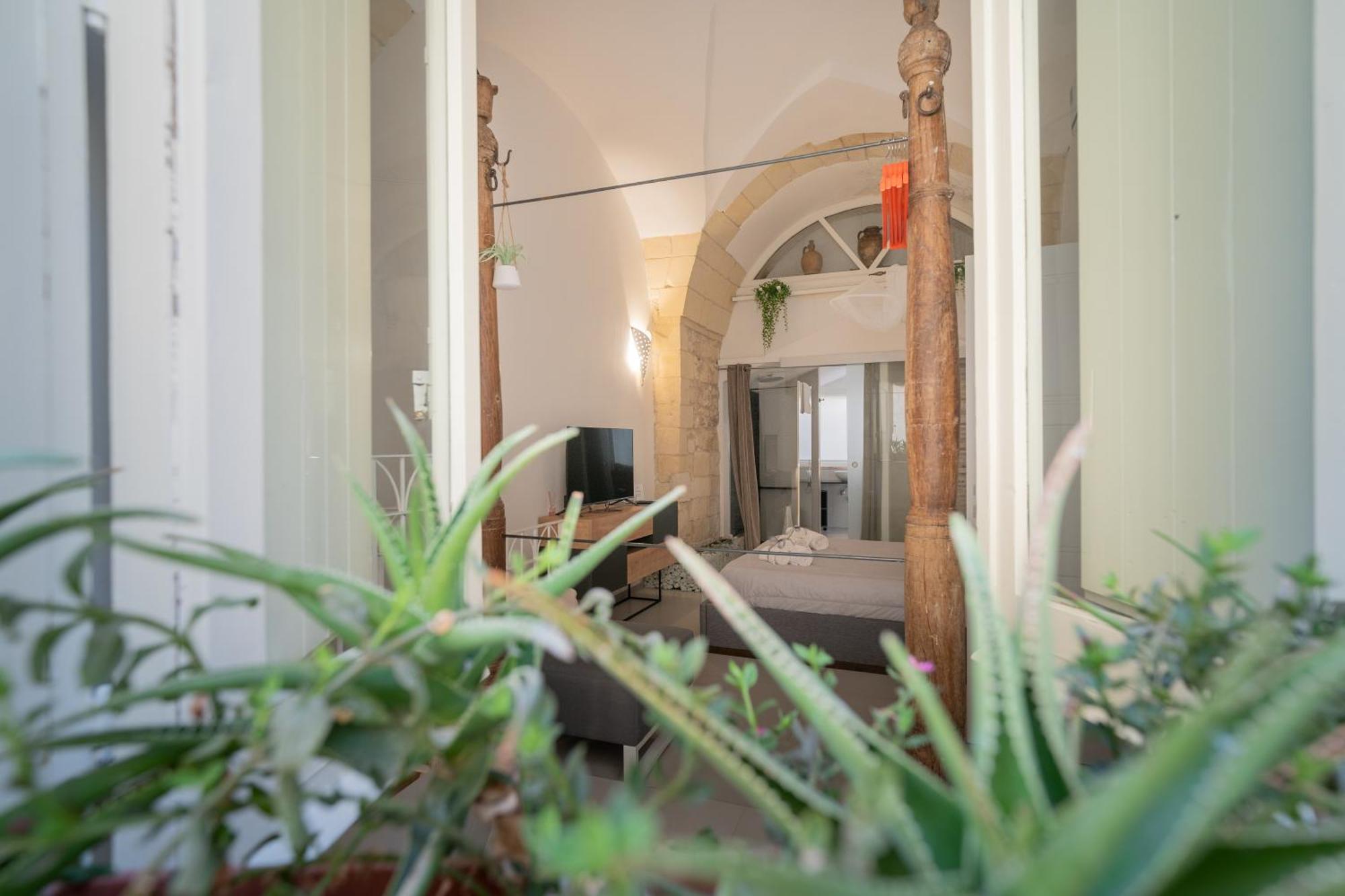 Dimora Barocca Luxury Suites เลชเช ภายนอก รูปภาพ